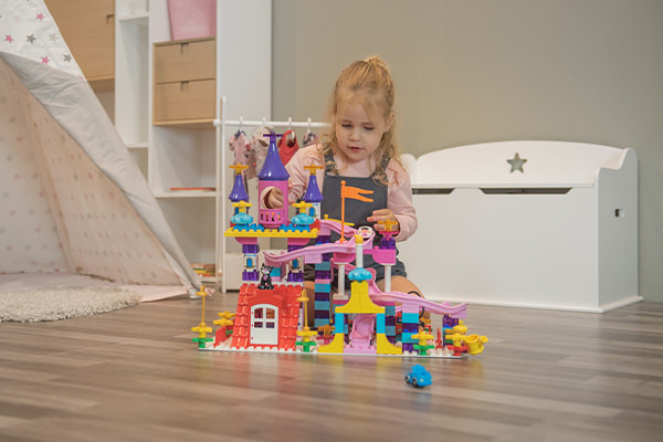 Aike is 3 jaar oud en 1.03 m lang.