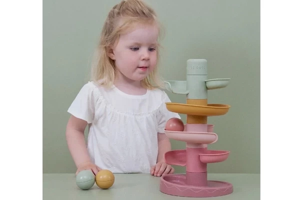 De balletjes vanaf boven naar beneden rollen